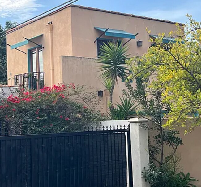 Building Photo - 7770 Selma Ave Unit Above Garage Apartment