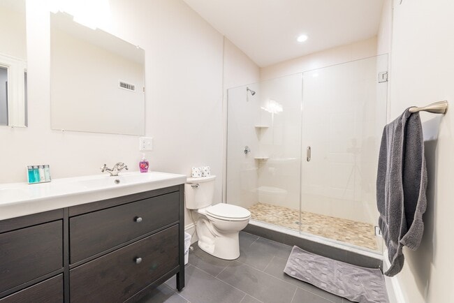 Photo - 2044 Beacon St