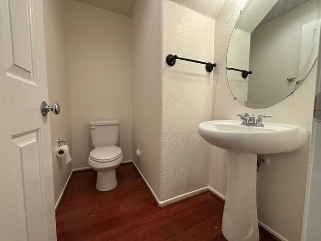 Photo - 3-Bedroom Home with Fresh Paint in Creekside of Valencia!