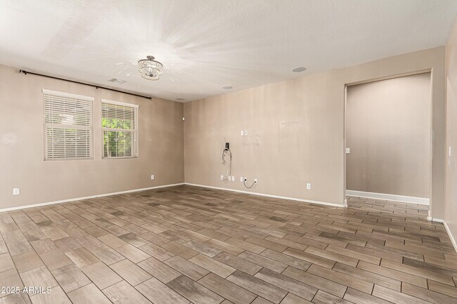 Photo - 9008 S 55th Dr