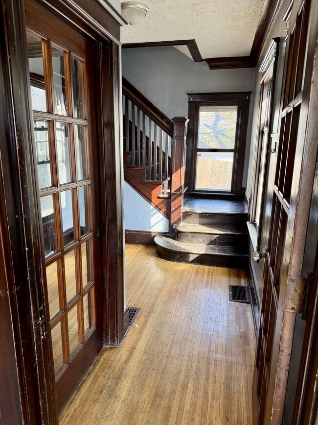 Photo - 98 Pierpont St