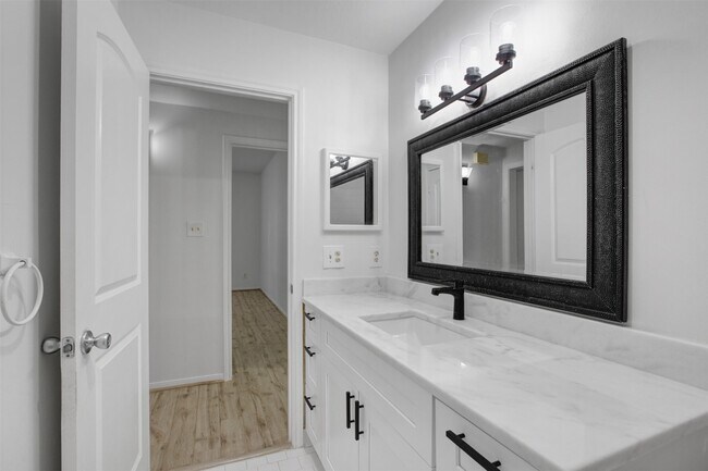 Photo - 2475 Underwood St Unit 180