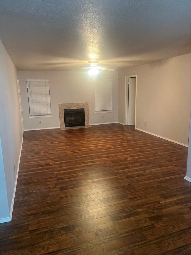 Photo - 9700 Leawood Blvd Unidad 702