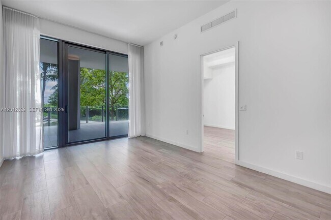 Photo - 2831 S Bayshore Dr Unit 402