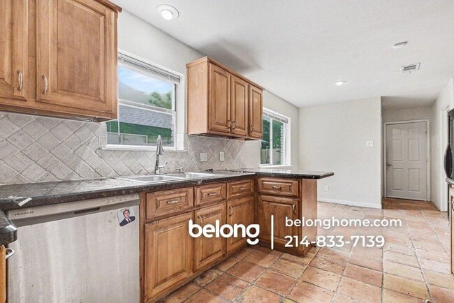 Photo - 8615 Skyline Dr
