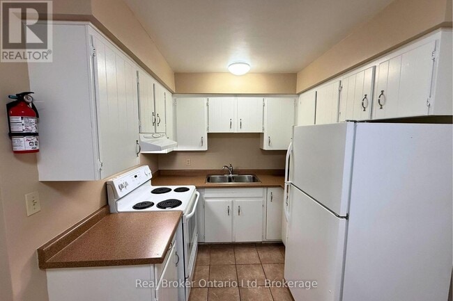 Photo - 301 West Street N Unit 1