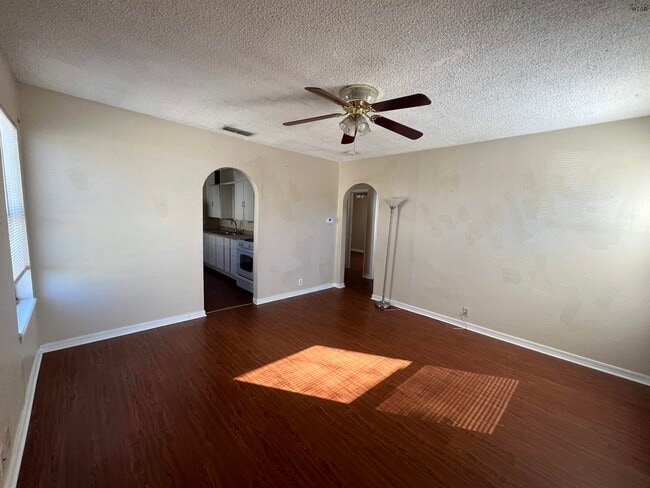 Photo - 412 W Texas Ave