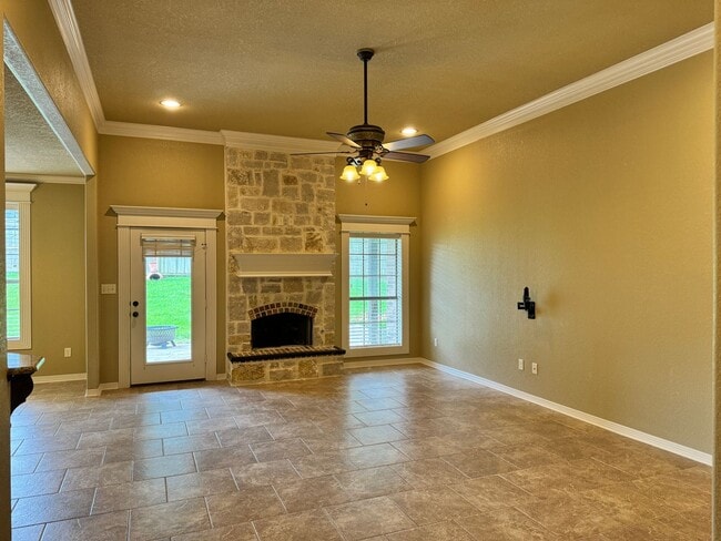 Photo - 11865 Poydras