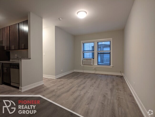 Building Photo - 711 W Brompton Ave Rental