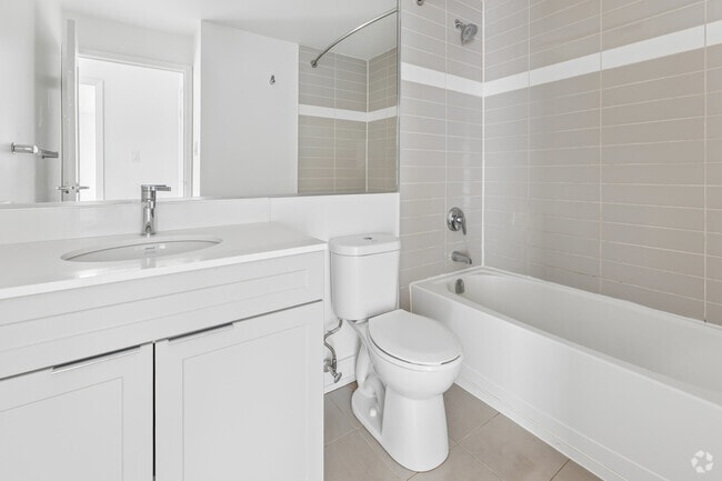 1BR, 1BA - 678SF - Bathroom