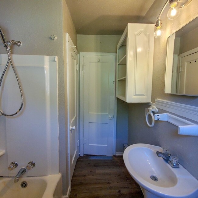 Photo - 2 Bedroom 1 bath Duplex