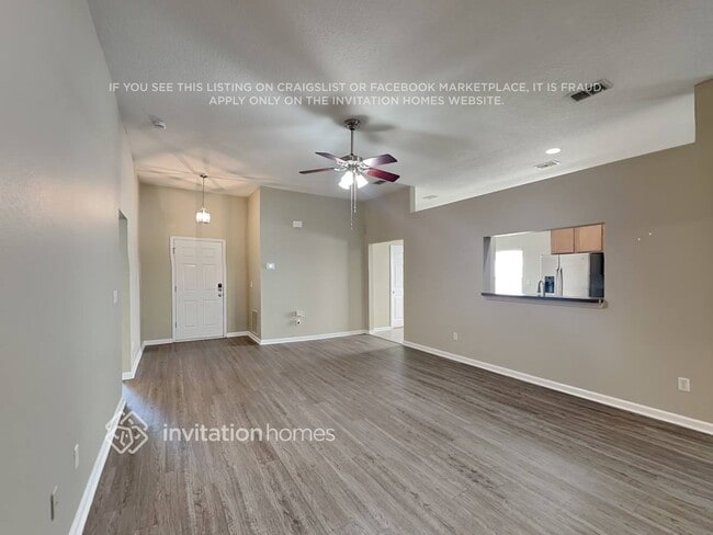 Photo - 640 Birchbark Trail