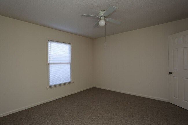 Photo - 140 Lanier Dr Unit 126