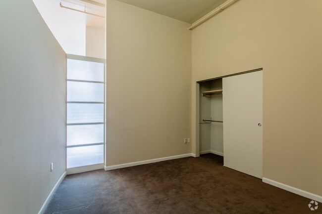 1BR, 1BA w/study - 984 SF - The Penn Garrison Lofts