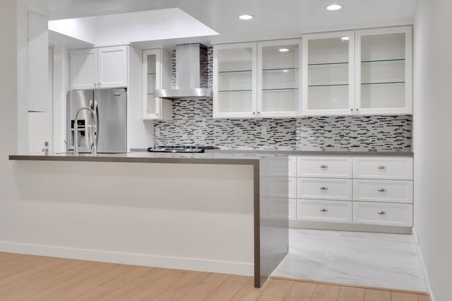 Photo - Holmby Street Luxury Investments LLC
