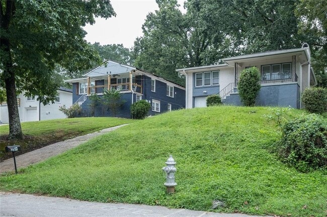 Photo - 257 Barfield Ave SW