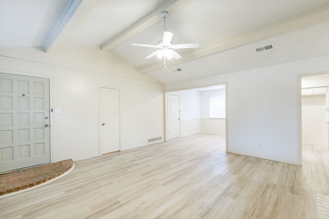 Photo - Beautifully Updated Duplex in South Lubbock!