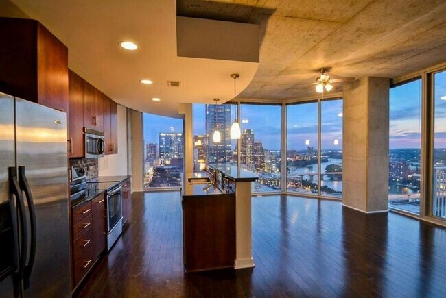 Building Photo - 360 Nueces St Unit 2501