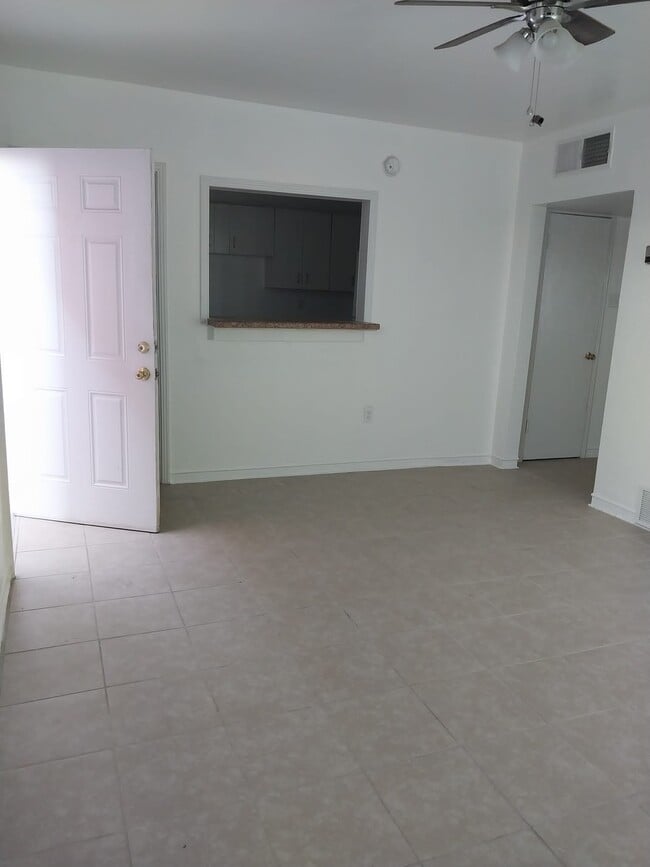 Photo - 1707 N Stanton St