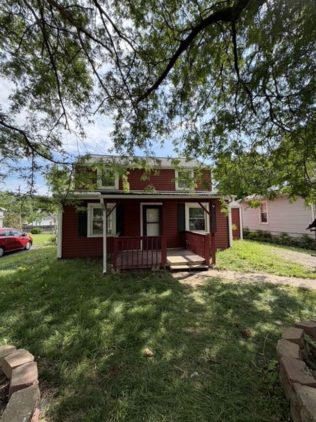 Building Photo - House in Peoria - 2 bedroom, 2 bathroom