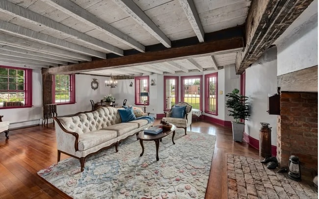 Living Room - 21 Endicott Rd