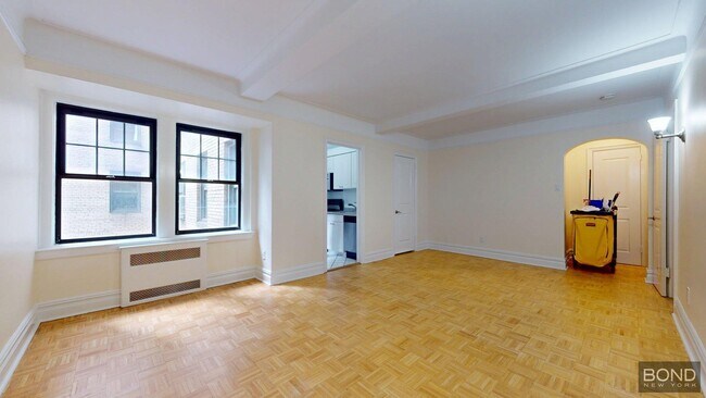 Building Photo - 95 Christopher St Rental