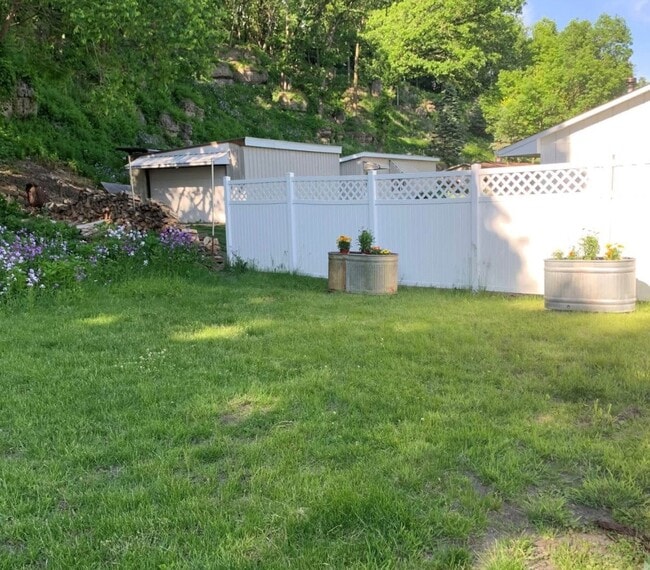 Photo - 1071 Kaufmann Ave