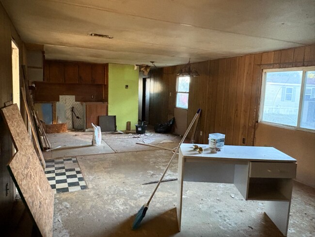 Photo - 1100 W Locust St