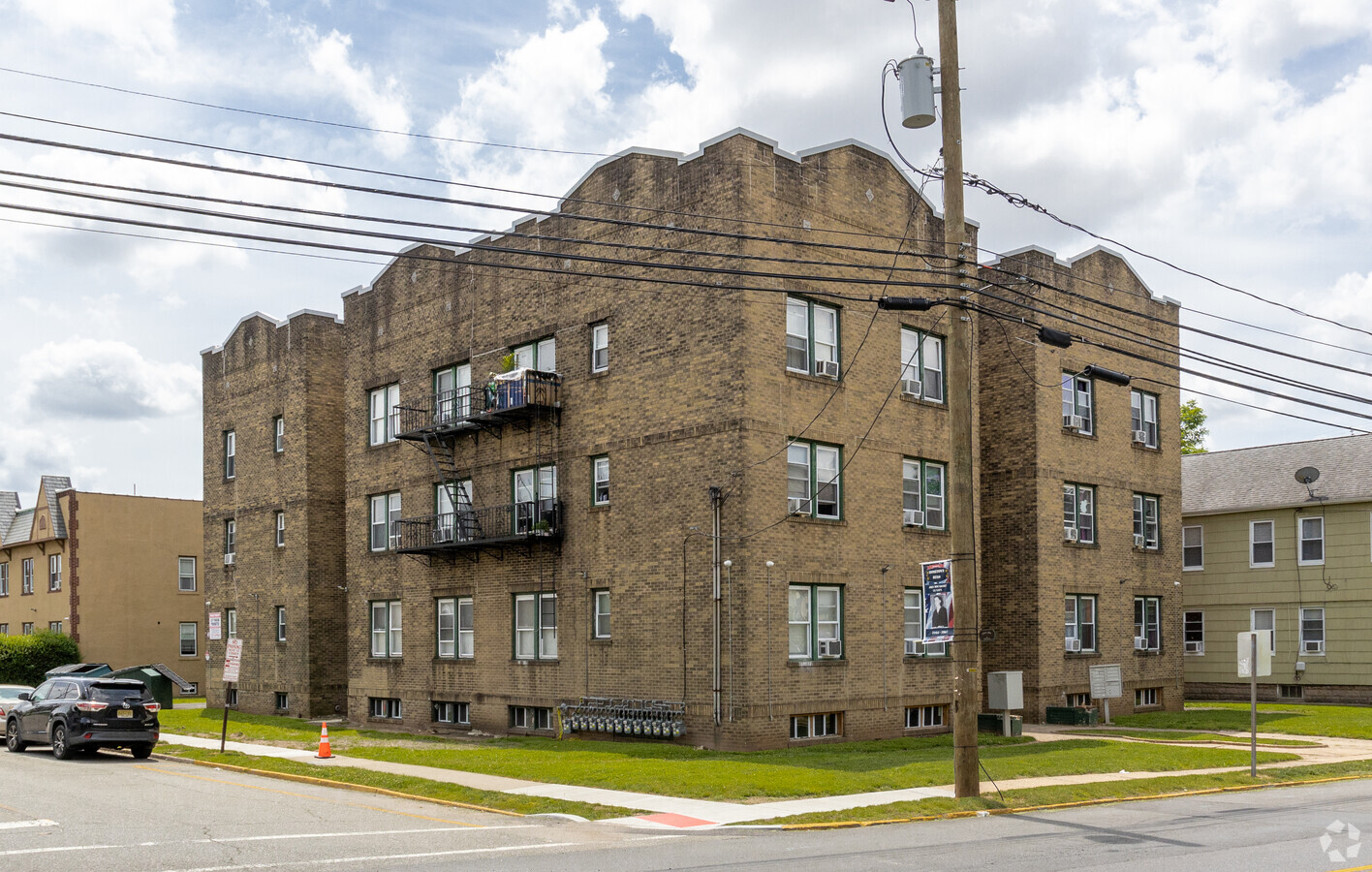 Photo - 490 Rahway Ave Apartments