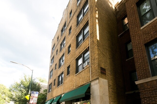 Photo - 714 W Belmont Ave Unidad 705 Rental