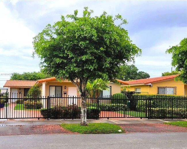 Photo - 9253 SW 39th St Apartment Unit 9253