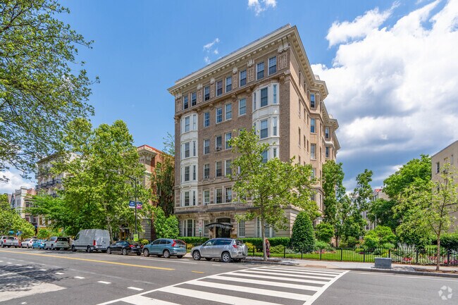 1852 Columbia Rd NW - The Netherlands Apartments