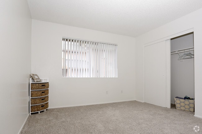 2BR, 2BA – 1012 SF