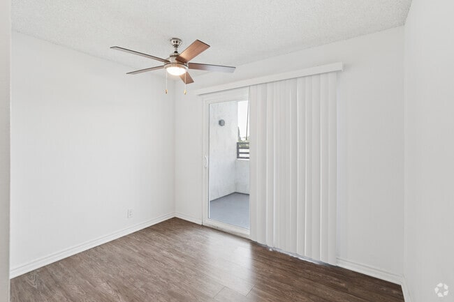 2BR, 1.5BA - 865SF - Dining Room - Rancho La Paz Apartments
