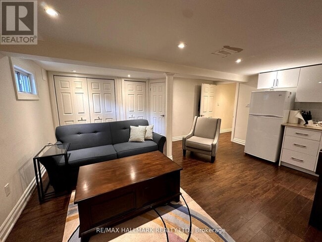 Photo - 283 Taylor Mills Dr N