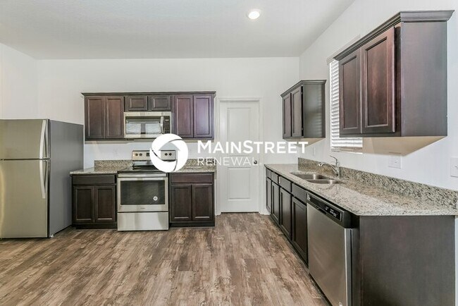 Photo - 3 Bedroom Pet-Friendly Home in Haines City, FL with Main Street Renewal