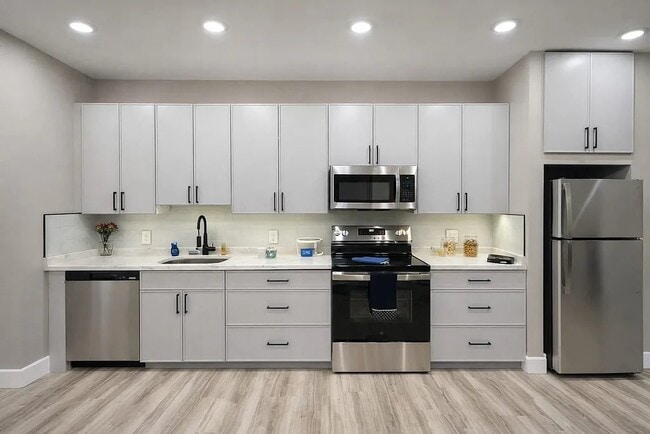 Building Photo - 90 Swan