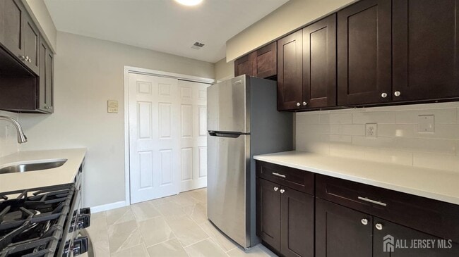 1511 Raspberry Ct