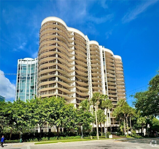 Building Photo - 2843 S Bayshore Dr Unit 4A Rental
