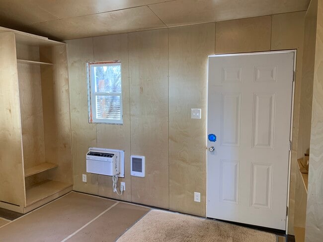 Photo - 10825 NE Sandy Blvd