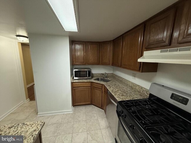 Photo - 1403 Northgate Square Unit 12B