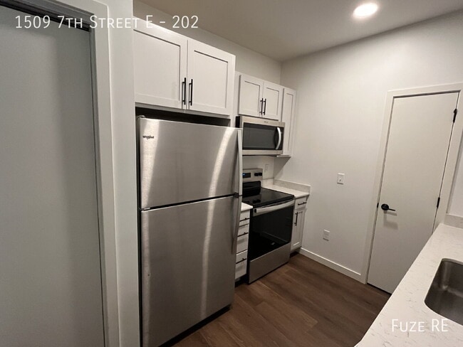 Photo - 1509 7th St E Unit 202