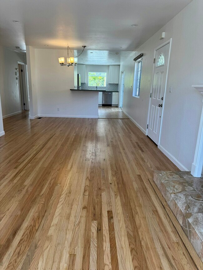 Photo - 2921 Fleetwood Dr
