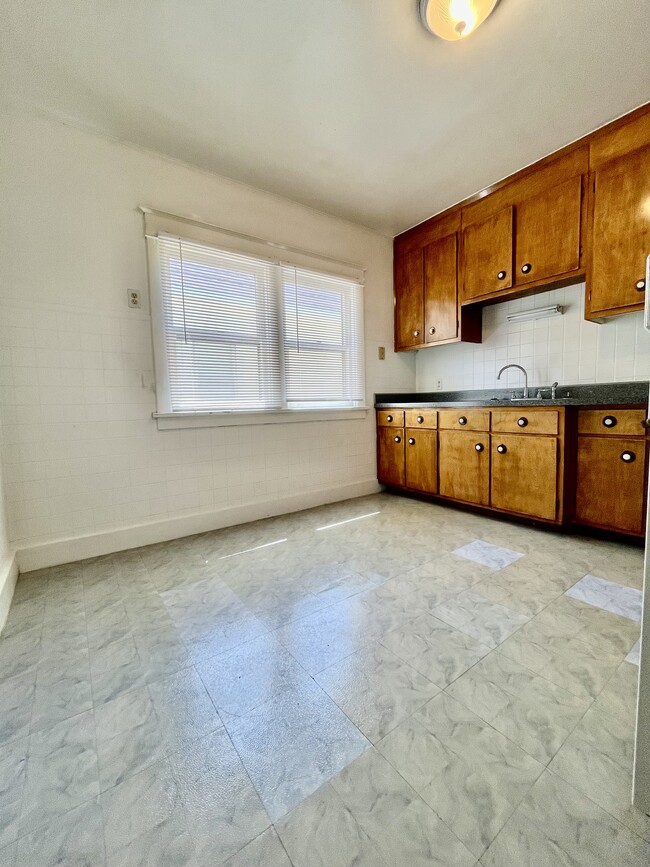 Photo - 297 Sterling Ave Unidad 2