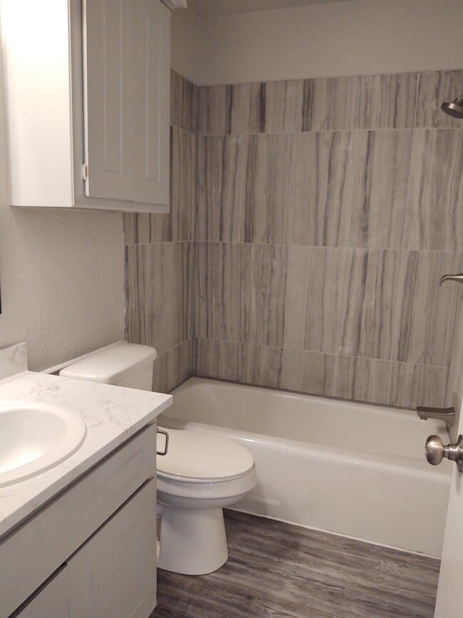 Photo - 7126 NW 116th St