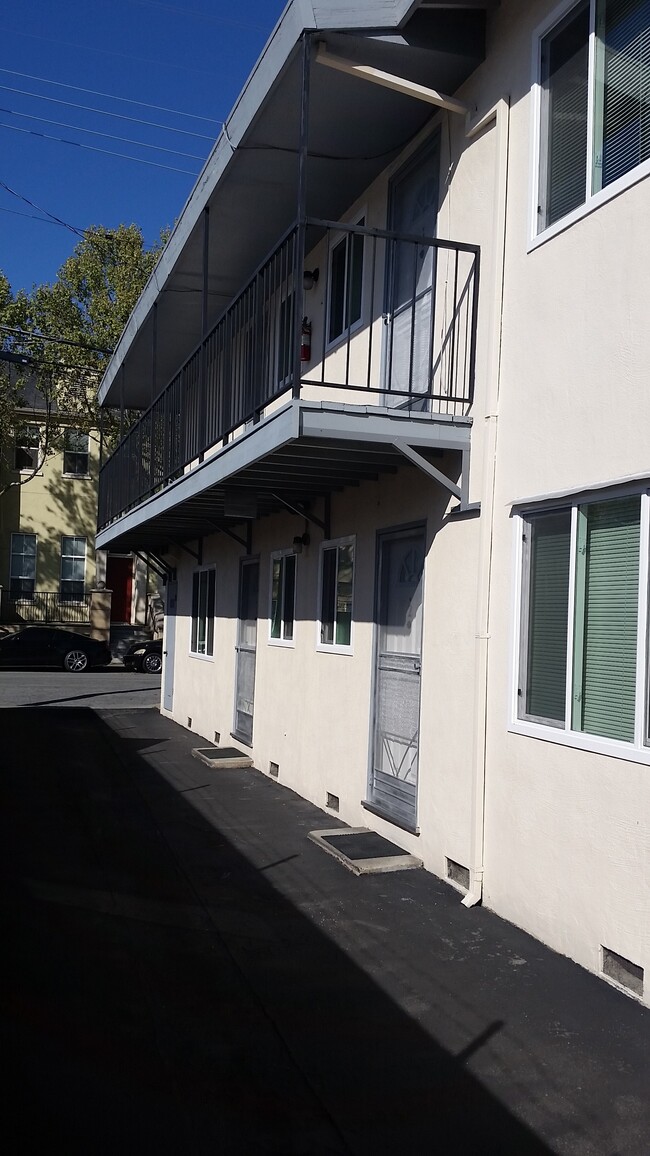 Driveway Exterior - 240 Gifford Ave Apartamentos Unidad .
