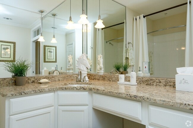 Photo - Easy to Picture Yourself Here Unit LRB1