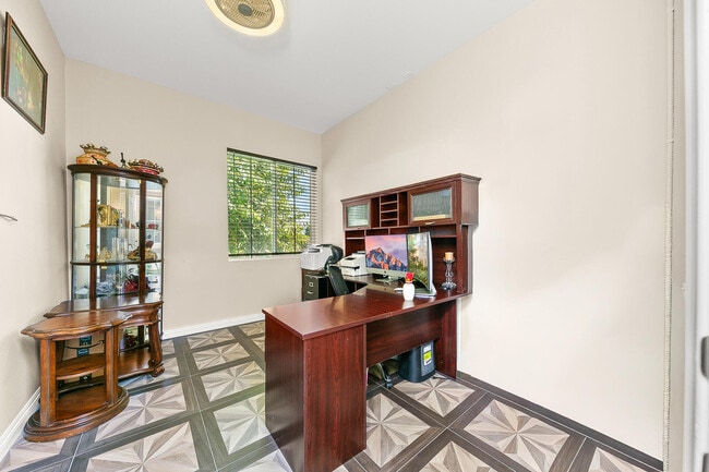 Photo - 46211 Roadrunner Ln