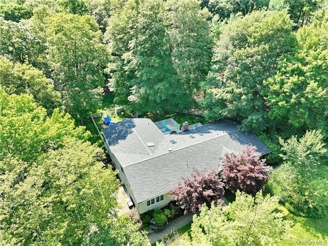 Photo - 1 Emerald Dr