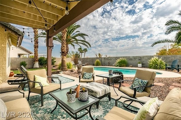 Building Photo - 1641 Duarte Dr Rental